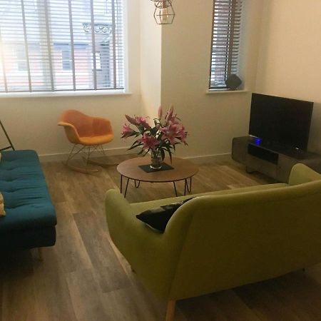 Luxury 1 Bed Apartment In City Centre With Parking เชสเตอร์ ภายนอก รูปภาพ