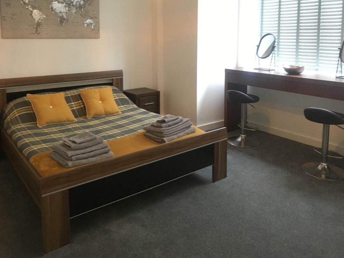 Luxury 1 Bed Apartment In City Centre With Parking เชสเตอร์ ภายนอก รูปภาพ