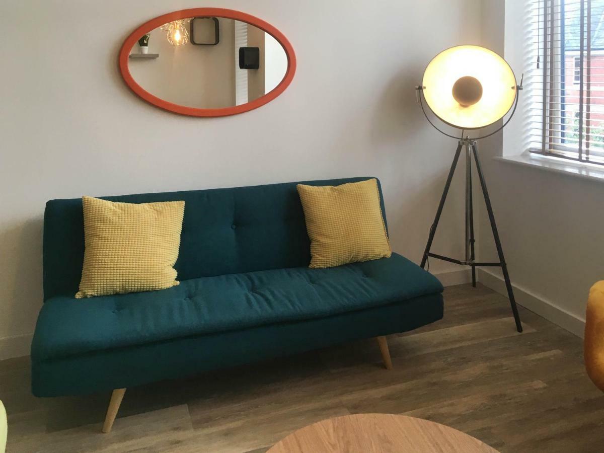 Luxury 1 Bed Apartment In City Centre With Parking เชสเตอร์ ภายนอก รูปภาพ