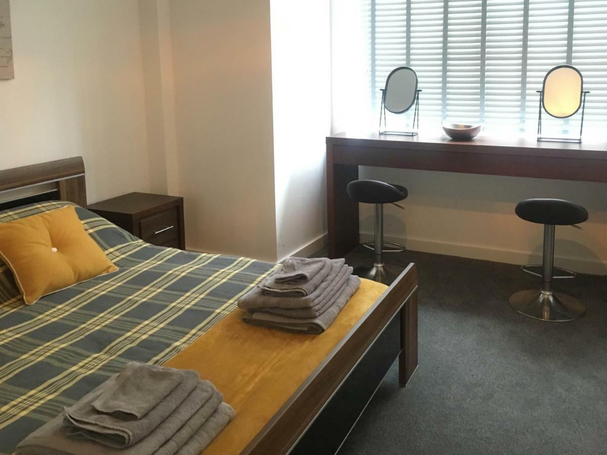 Luxury 1 Bed Apartment In City Centre With Parking เชสเตอร์ ภายนอก รูปภาพ