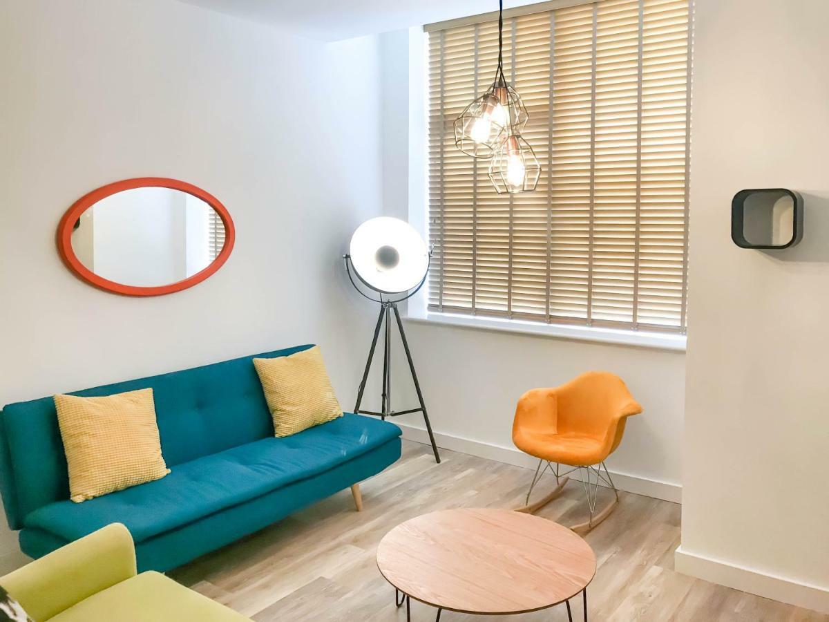 Luxury 1 Bed Apartment In City Centre With Parking เชสเตอร์ ภายนอก รูปภาพ