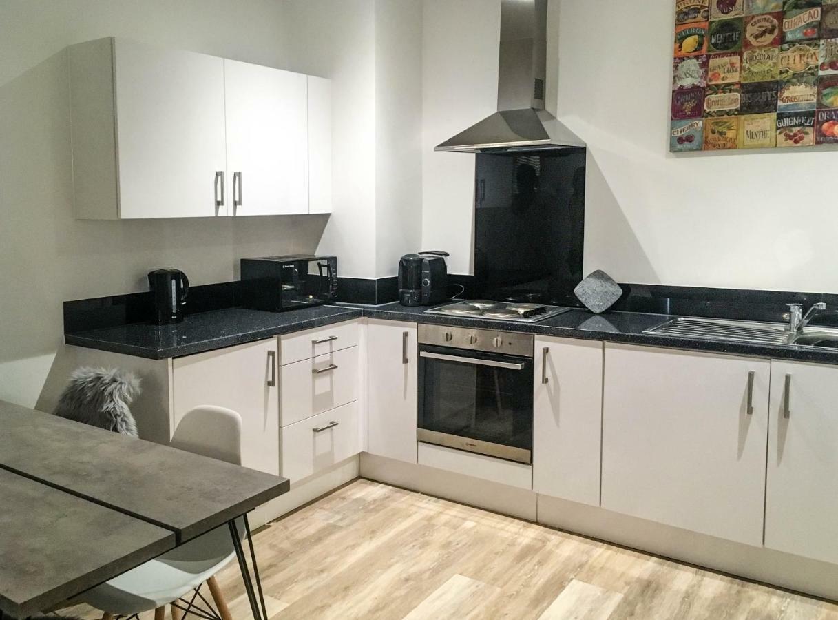 Luxury 1 Bed Apartment In City Centre With Parking เชสเตอร์ ภายนอก รูปภาพ