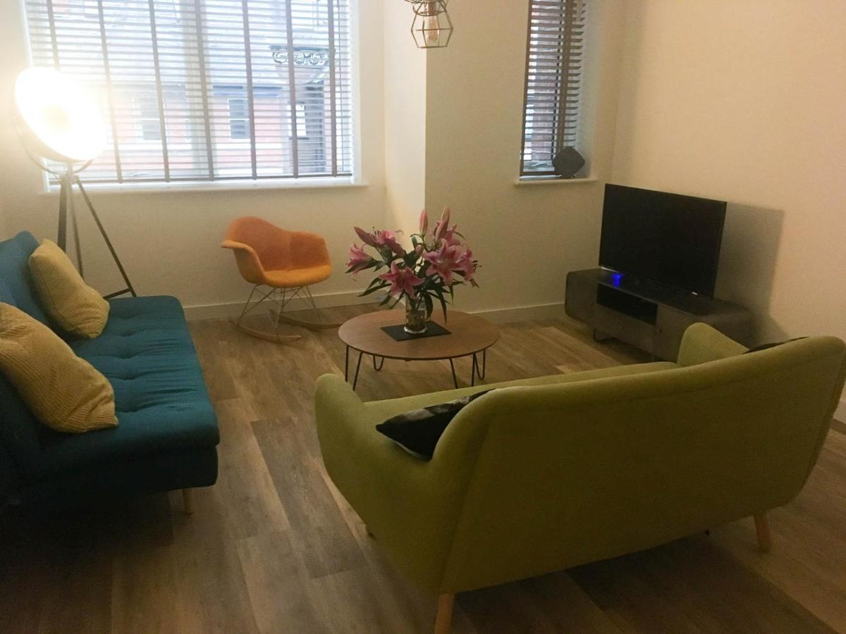 Luxury 1 Bed Apartment In City Centre With Parking เชสเตอร์ ภายนอก รูปภาพ